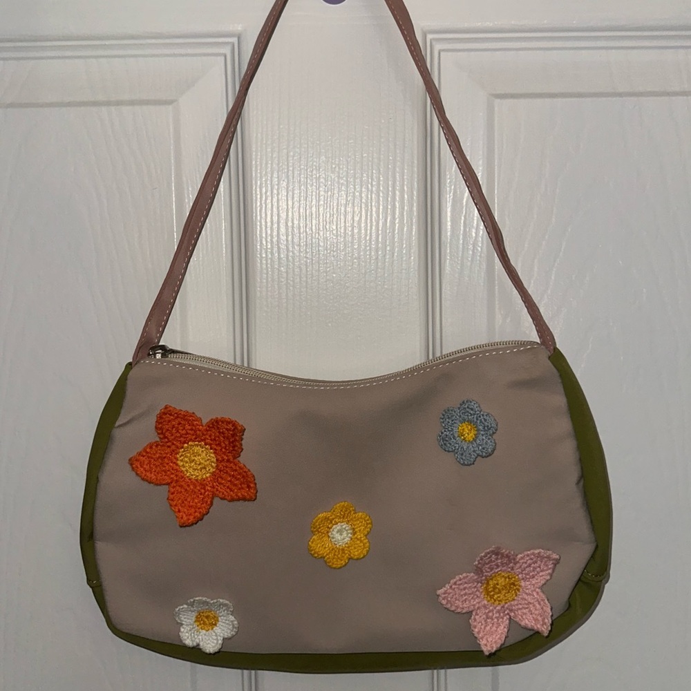 Floral Embroidered Shoulder Bag